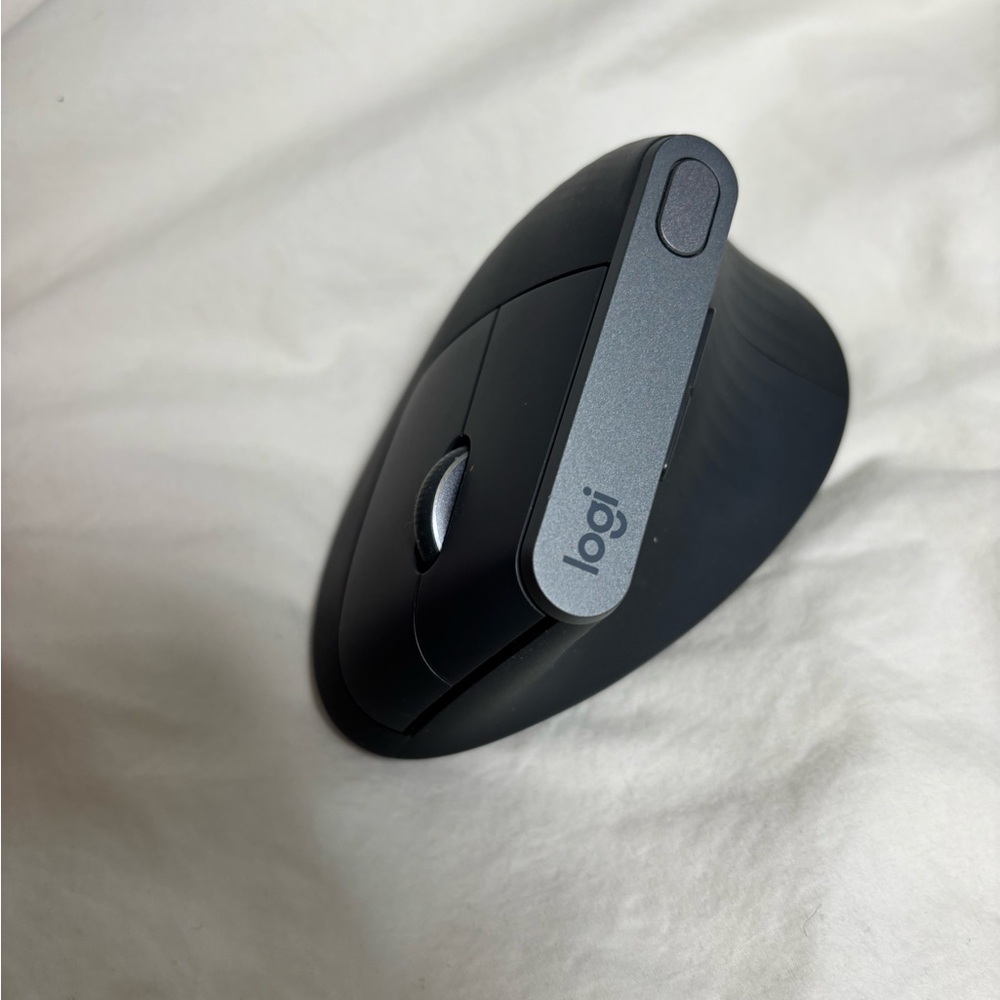Logitech mx vertical ergonomic mouse